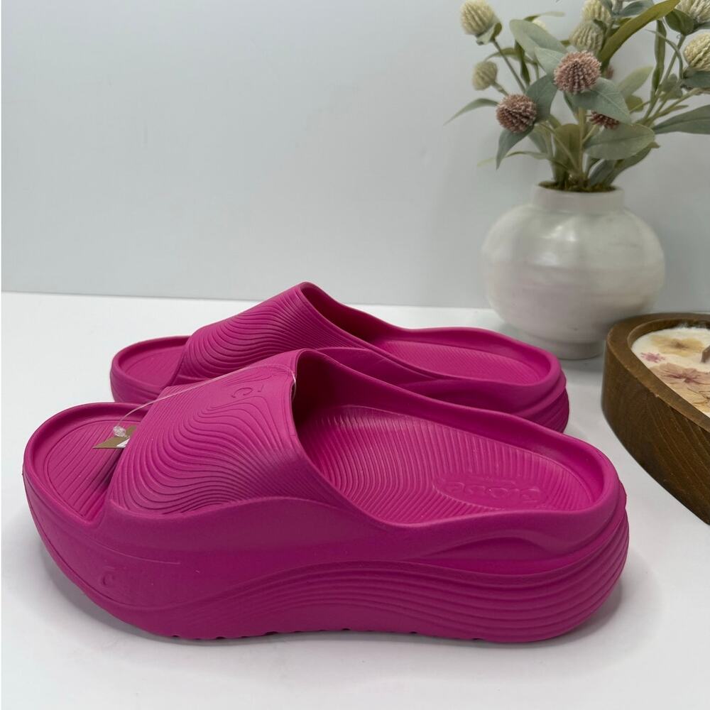 Clove Supercush Recovery Slide Comfort Neon Pink Women 8/Men 7 NWOB